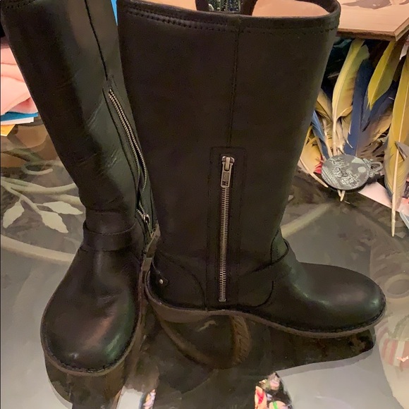 Brown leather boots by UGGw/Shearling 7M $75 - Picture 2 of 5